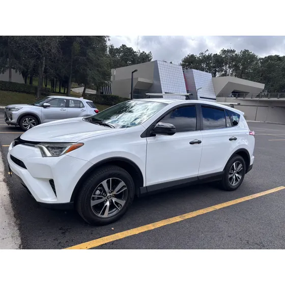 Toyota Rav4 2.5 Le At