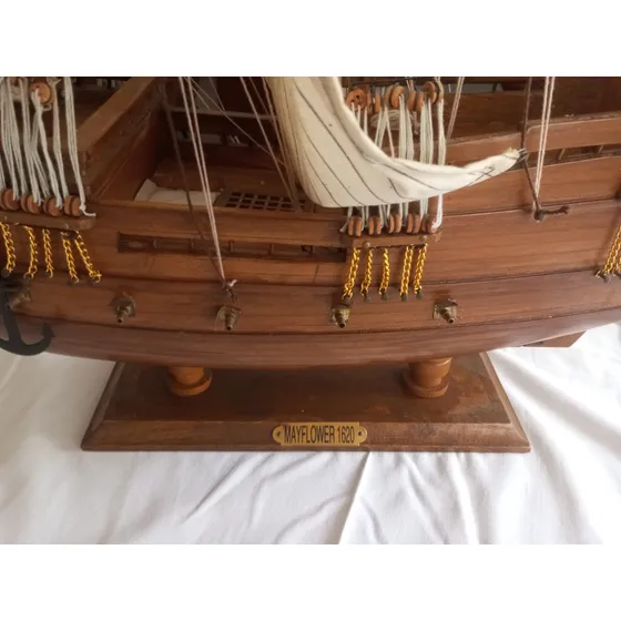 Barco Ingles De 1620 De 8 Velas Para Su Navegación