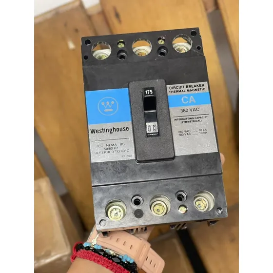 Breaker Westinghouse 3x200 Amp