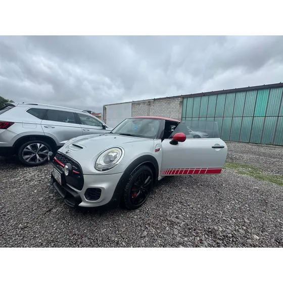 Mini John Cooper Works 2.0 Hot Chilli At