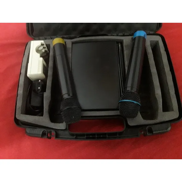 Microfones Sem Fio Duplo Karsect Kru-302 2 Mics De Mão