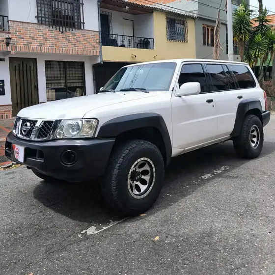 Nissan Patrol 2009 4.5 Y61 Gl