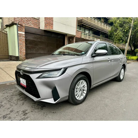 Toyota Yaris 1.5 4p S At Cvt Hi