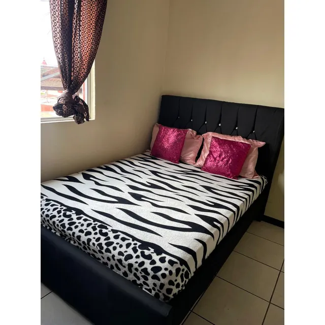 Cama Tapizada Matrimonial Sin Colchones Mi Mueble 100000