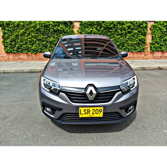 Renault Logan 1.6 Privilege / Intens