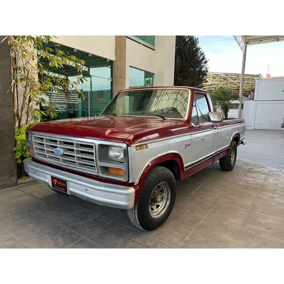 Ford F-150 Reg Cab Mt Caja Extendida 1982