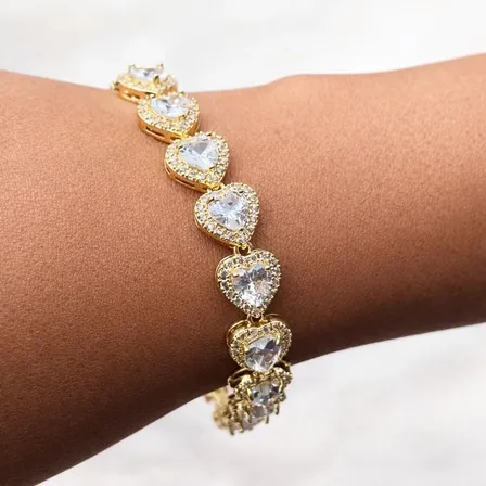 Pulseira Cravejada Feminina Modelo Coração Cravejado Dourado 6 Cm 17 Cm
