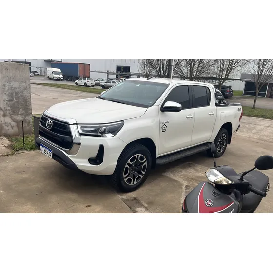 Toyota Hilux 2.8 Cd Srv 177cv 4x4 At