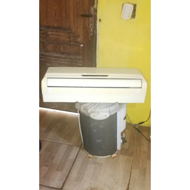 Ar Condicionado Carrier Split 12.000 Btus Todo Higienizado