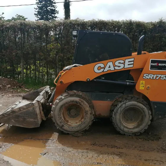 Minicargador Con 5.200 Horas Unico Dueño