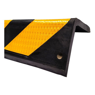 Hule Protector De Columna Esquinero Con Franjas. 80cm Largo Hule Protector De Columna Esquinero Con Franjas. 80cm Largo