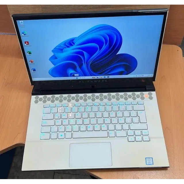 Alienware M15 R2