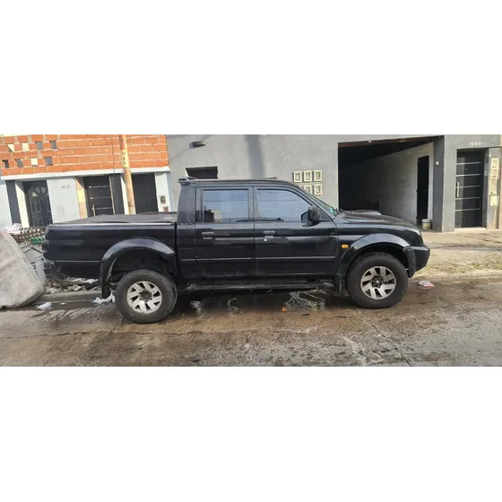 Mitsubishi L200 2.5 Sport Hpe D/cab 4x4