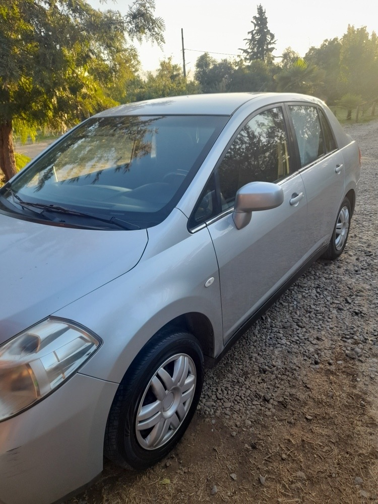 Nissan Tiida Tiida 1.6 Sedan