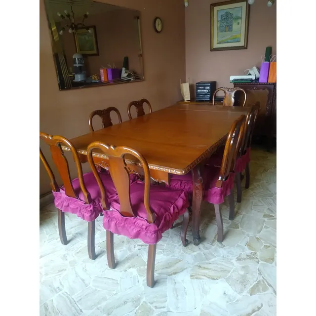 Juego De Comedor Cedro De 8 Sillas 1 Vitrina Y 2 Aparadores