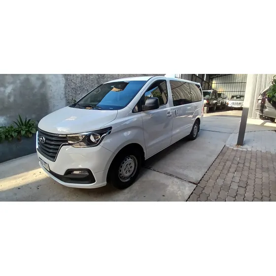 Hyundai H1 2.4 Grand Starex Minibus 9 Pas