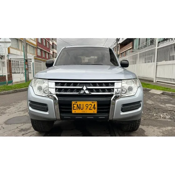 Mitsubishi Montero 3.5 Hard Top