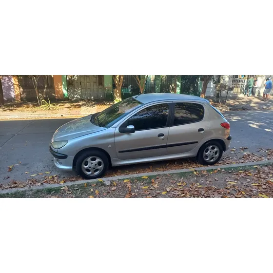 Peugeot 206 1.6 Xr Premium