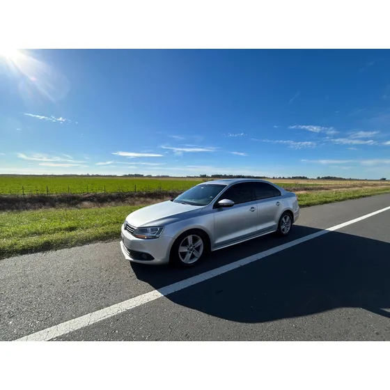 Volkswagen Vento 2.5 Luxury 170cv