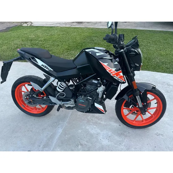 Duke 200 . 2022 . 30mil Km