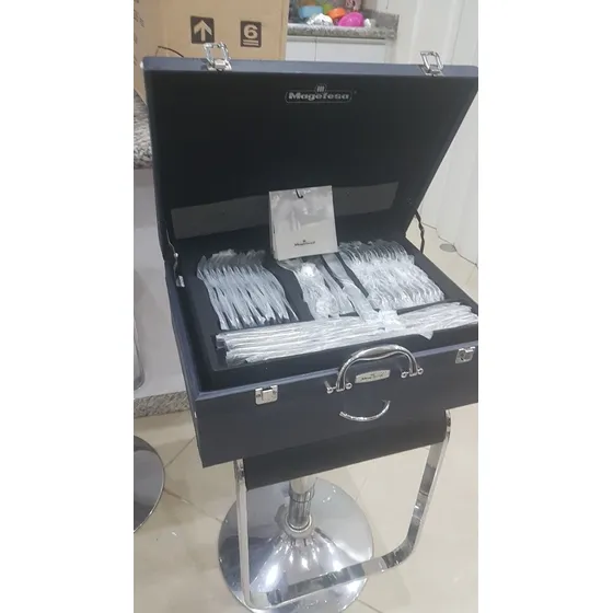 Juego De Cubiertos Nuevos En Su Caja. 72 Piezas