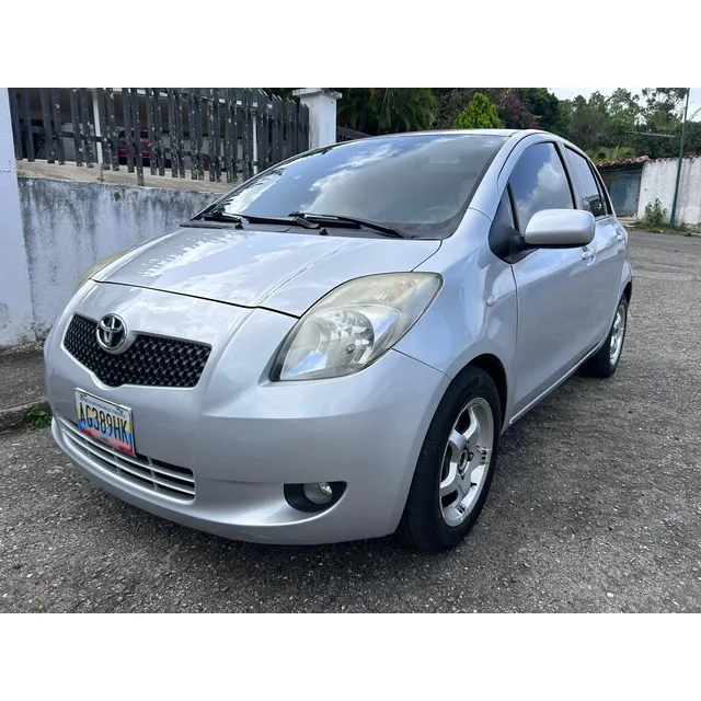 Toyota Yaris Automatico