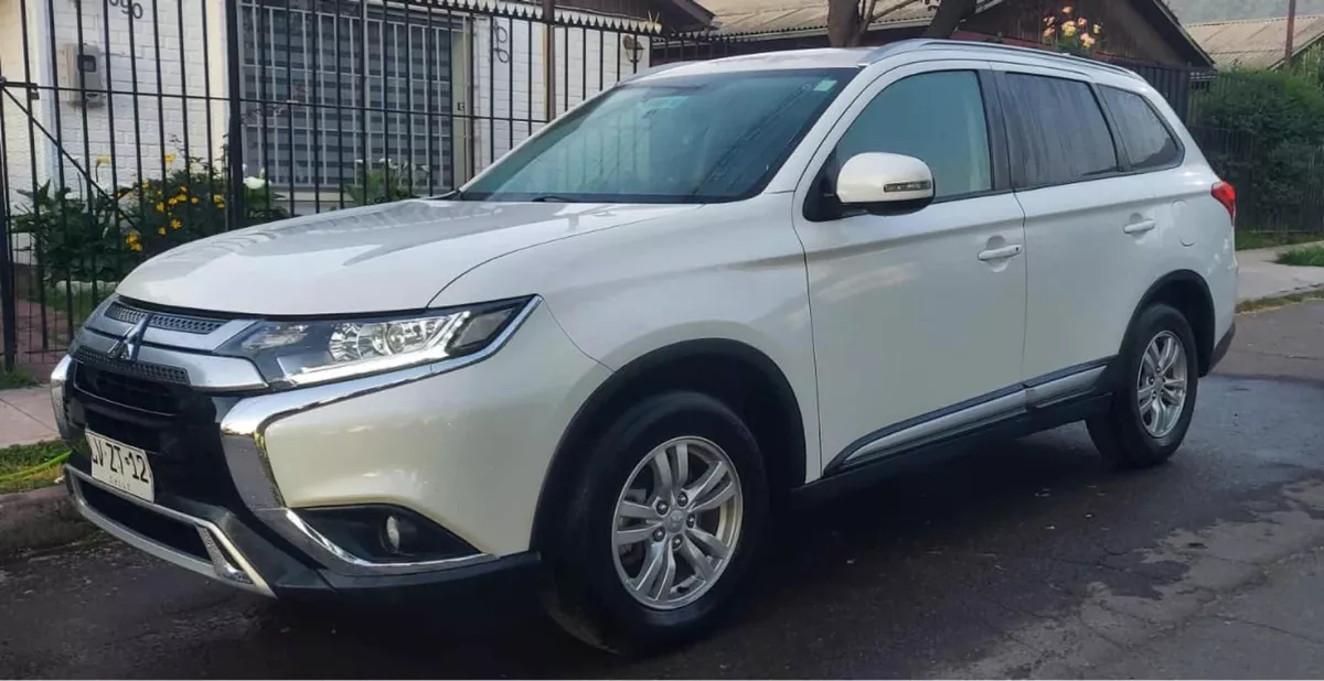 Mitsubishi Outlander 4x2 At Glx