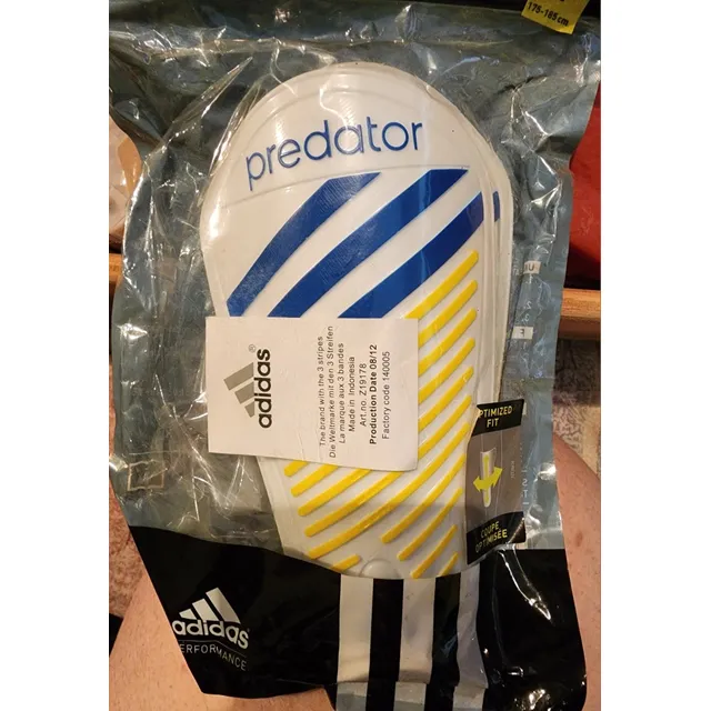 Canilleras adidas Predator Fútbol Talla L. Nueva