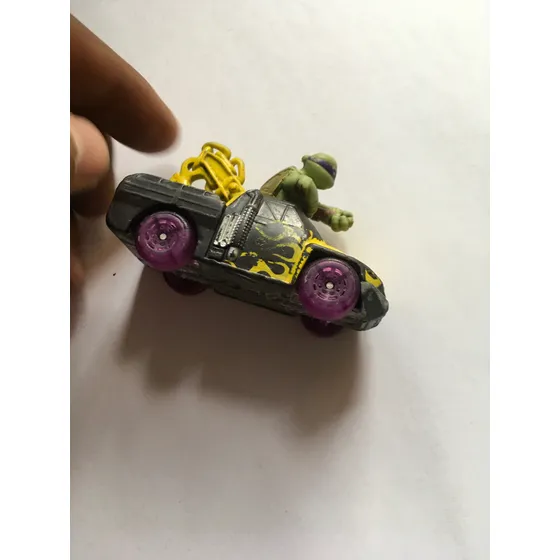Carro A Escala Tortugas Ninja T-machines Playmates Morado Y Blanco