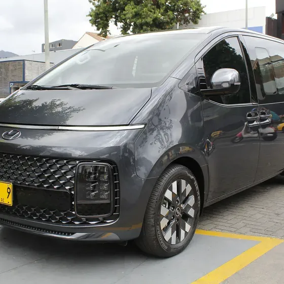Hyundai Staria 2025 3.4 7 Puestos