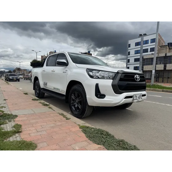 Toyota Hilux 2.4 Diésel 4x4