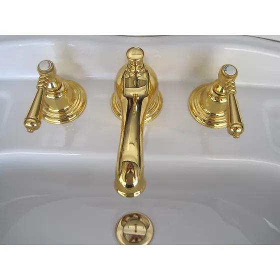 Grifería Serie Bell Dorada: Lavamanos 8; Bidet; Ducha-bañera