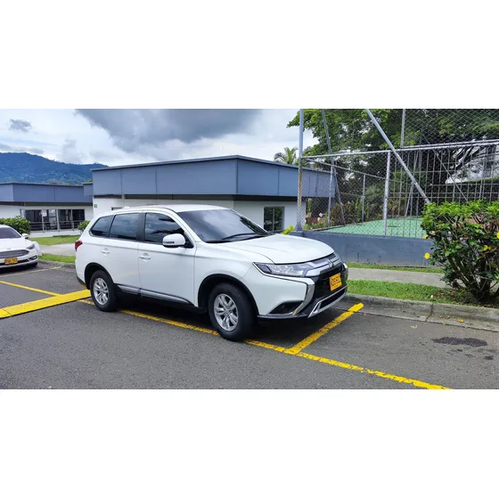 Mitsubishi Outlander 2.4 Kaiteki