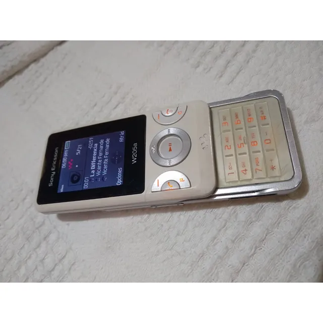 Sony Ericsson W205 Colección Con Detalle