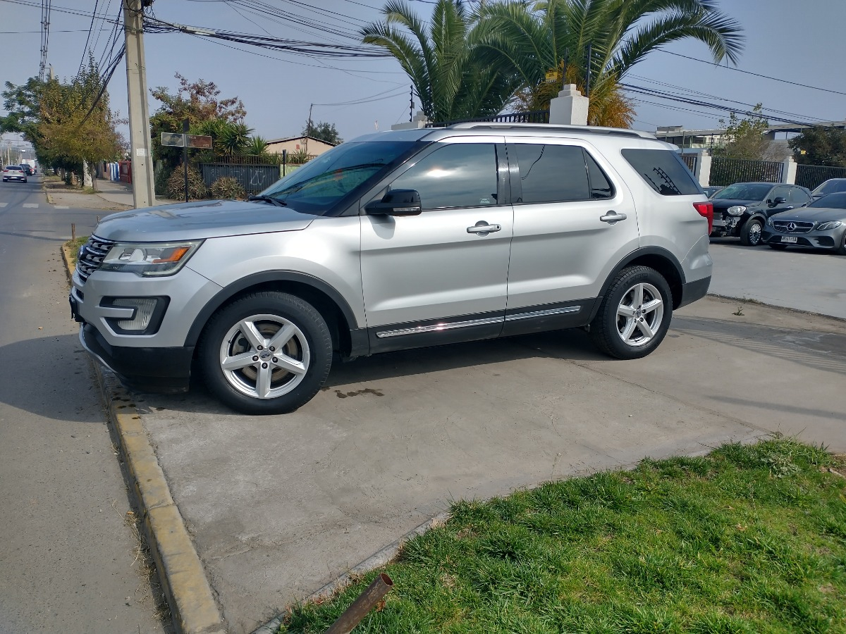 Ford Explorer Xlt