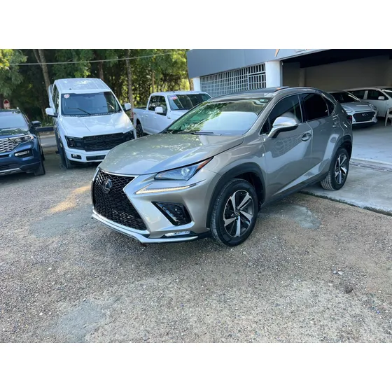 Lexux Nx300 F-sport