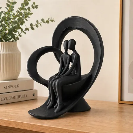 Estatueta Decorativa Enfeite Sala Rack Namorados Casal 18cm