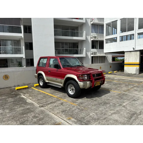 Mitsubishi Montero 2.6 V12