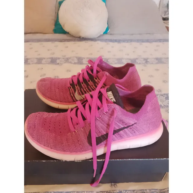 Zapatillas Nike Free Rn Flyknit Original. Mujer.