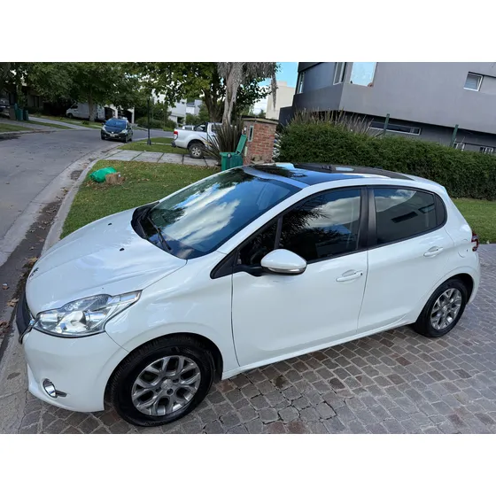 Peugeot 208 1.6 Allure