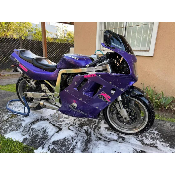 Suzuki Gsxr 1100n