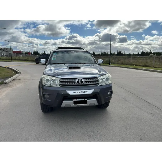 Toyota Hilux Sw4 Sw4 3.0 Manual Cuero 7 Asientos