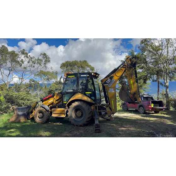 Caterpillar 420 E It, Modelo 2011, Balde Trasero, Cuchara F.