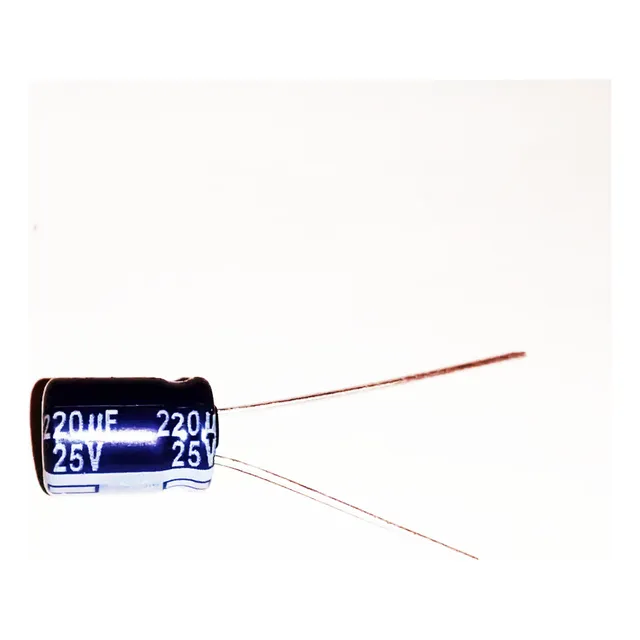 Condensador Electrolítico 25v 220uf (pack De 200)