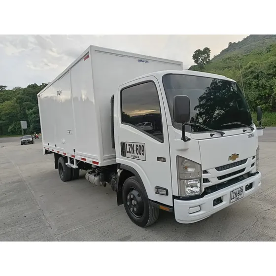 Hermosa Chevrolet Nqr Furgon 2023 Con 30.000km Como Nueva