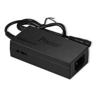 Adaptador De Corriente Para Computadora Portátil, Enchufe Un Adaptador De Corriente Para Computadora Portátil, Enchufe Un