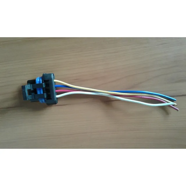 Conector Bomba Gasolina Fiesta Y Alternador Blazer
