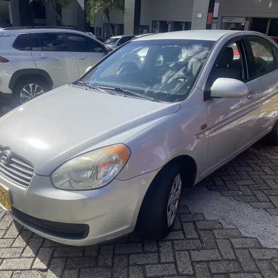 Hyundai Accent 2008 1.6 Gls 4 P