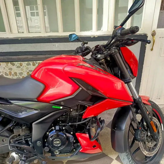 Bajaj Pulsar N 160 Modelo 2024