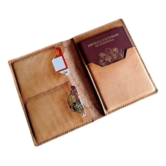 Porta Pasaporte En Cuero Genuino